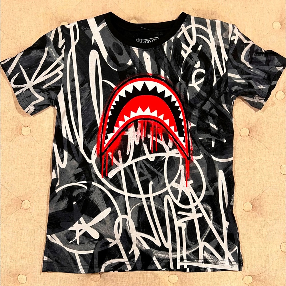 Boys T-shirt size medium, fresh laundry, brand new